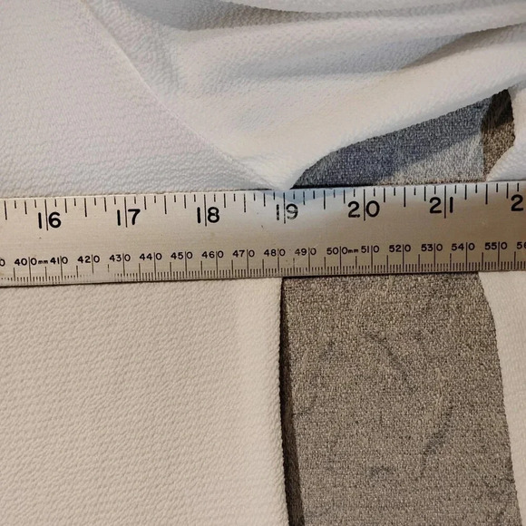 Suzy Shier Creamy White Long Sleeve  Cuffed Scoop Neck Tunic Size XS - Picture 13 of 13